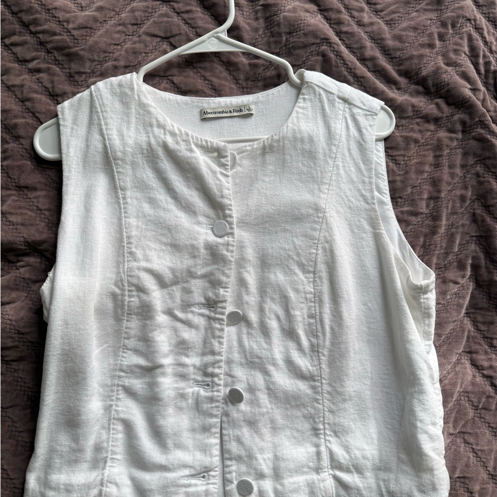 Abercrombie & Fitch linen-blend button vest